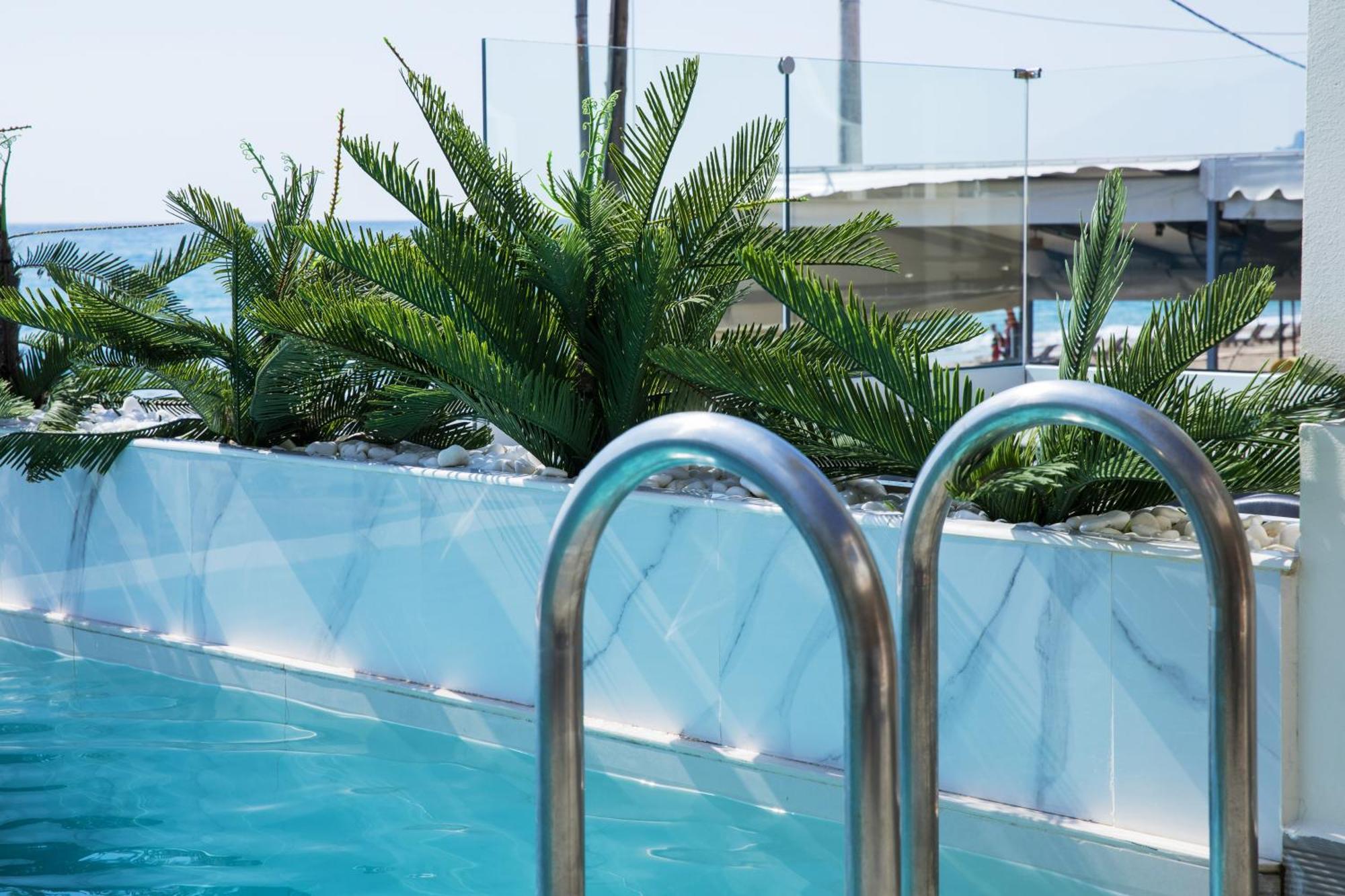 Agios Gordios Hotel *